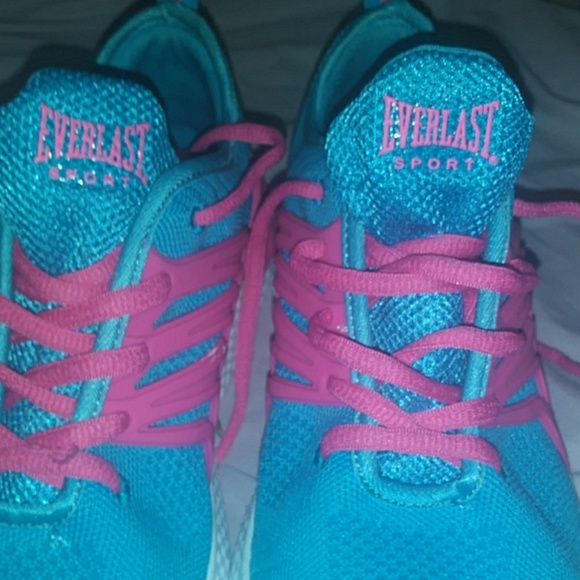 EVERLAST - Picture 4 of 6